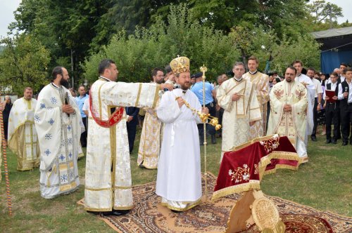 Reabilitarea Bisericii „Sfântul Nicolae“ din municipiul Huşi, încununată cu slujba Sfinţirii Poza 69901