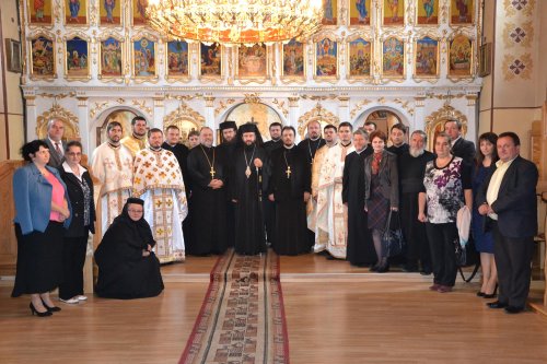 Întrunire cu preoții și profesorii de religie în Parohia Cornereva Poza 69356