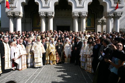 Şase ani de la ridicarea Eparhiei Dunării de Jos la rang de Arhiepiscopie Poza 69339