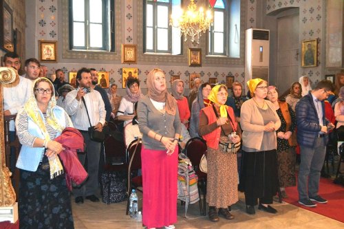 Liturghie în limba română la Biserica Vlaherne din Istanbul Poza 69249