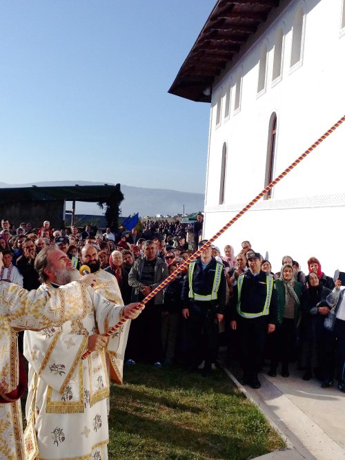 Biserici noi, sfinţite, la Mănăstirea Plopana şi în filia Focşa Poza 69195