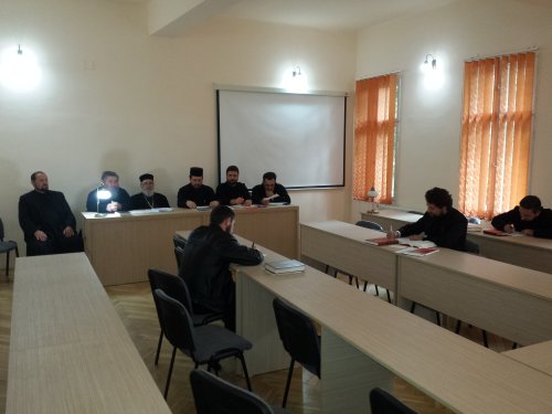 Examen de capacitate preoțească în Arhiepiscopia Aradului   Poza 69157