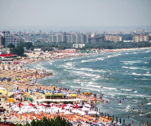 Au fost emise primele vouchere de vacanţă Poza 68485