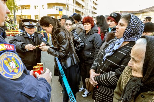 Slujbă de pomenire la locul tragediei din București Poza 68433