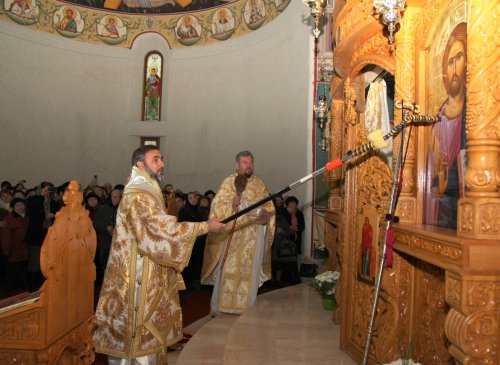 A fost sfinţită Biserica „Sfântul Mina” din Buzău Poza 68283