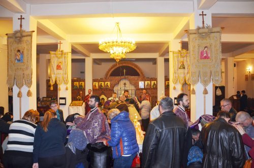 Taina Sfântului Maslu la Oradea pentru cei afectați de incendiul din Colectiv Poza 68215