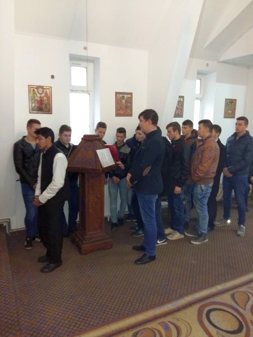 Proiect pastoral pentru elevii Seminarului Teologic din Craiova Poza 67984