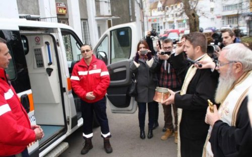 Serviciu de ambulanţă inaugurat la Bistrița Poza 67707