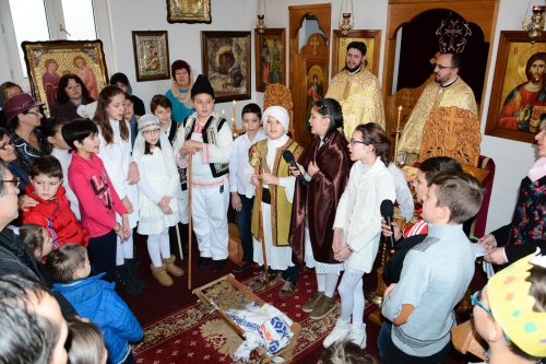 În Canta, şcolarii de la „Elena Cuza“ au vestit Naşterea Domnului Poza 67561