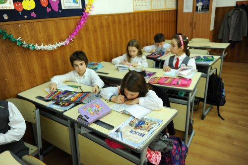 Anul omagial al educaţiei religioase şi Anul comemorativ al Sfântului      Ierarh Martir Antim Ivireanul şi al tipografilor      bisericeşti Poza 67095