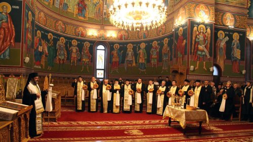 Arhiepiscopul Epifanie Norocel a fost pomenit la Buzău Poza 66893