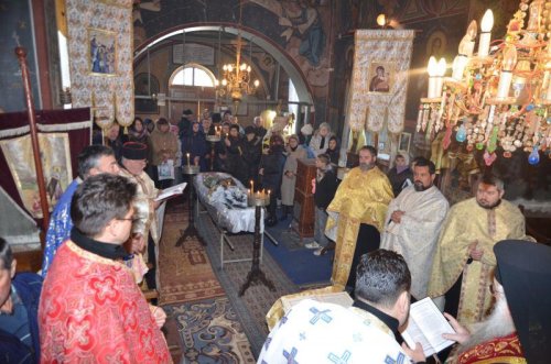 Părintele Ion Pleşuvu a trecut la Domnul Poza 66811