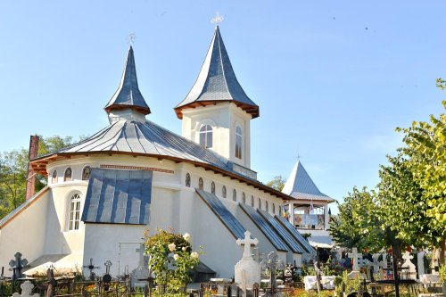 Liturghie și filantropie în Albele-Bacău Poza 66600