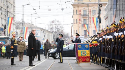 Mii de români s-au prins în horă de ziua Unirii Principatelor Poza 66225