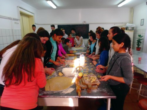 Copiii de la Centrul „Aripi de Lumină”, în vizită la Colegiul „Gheorghe Chițu” Poza 65959