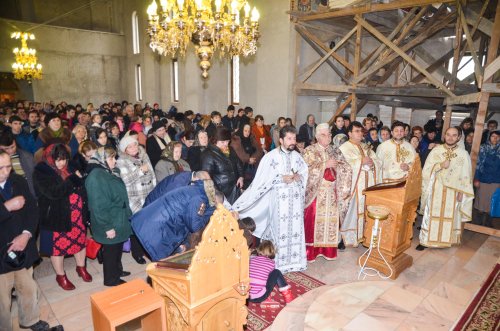 Sfinte Liturghii arhiereşti la Craiova şi Turnu Severin Poza 65708