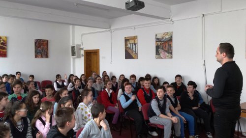 Campanie de prevenire la Liceul Ortodox Oradea Poza 65288
