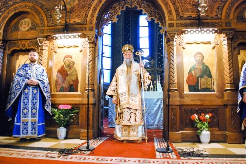 Liturghii arhiereşti în Mitropolia Olteniei Poza 65045