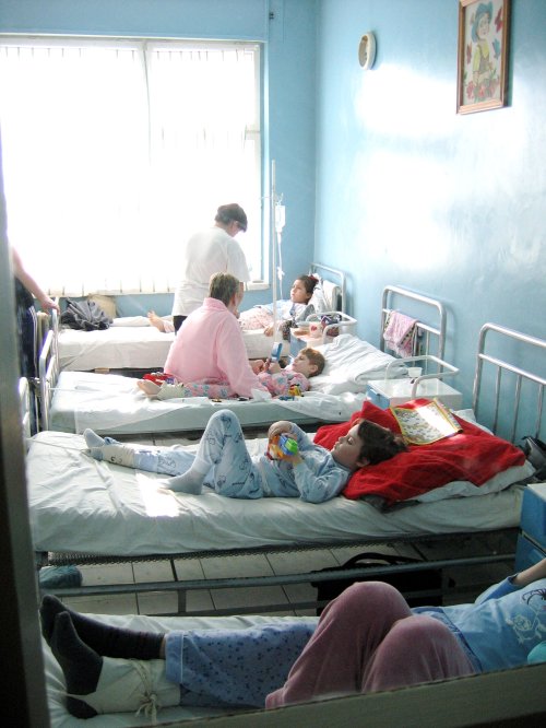Doar 29 de pediatri oncologi în întreaga țară Poza 64881