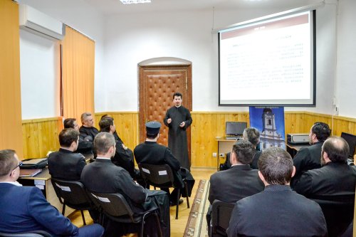 Cursuri pentru personalul Episcopiei Caransebeșului Poza 64547