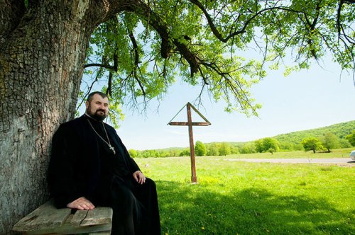 Preotul Ioan Bârgăoanu, noul protopop de Oneşti Poza 64095
