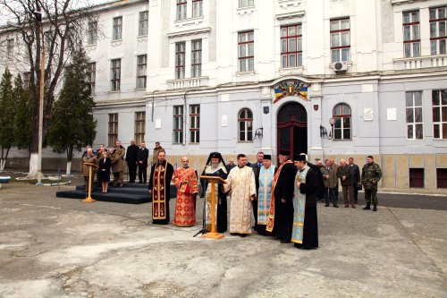 Binecuvântare pentru noi ofiţeri ai Armatei Române Poza 64015