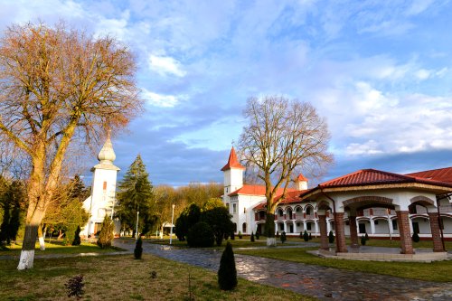 Mănăstirea Timișeni, loc al vindecării și Învierii Poza 63993