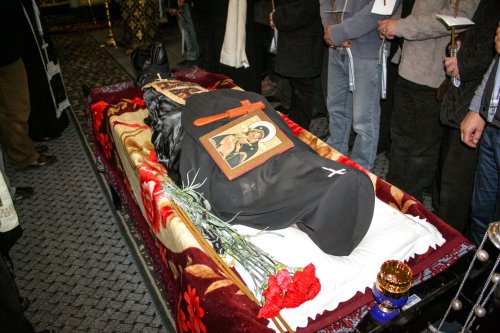 Părintele Neonil Ștefan, starețul Mănăstirii Frăsinei, a fost înmormântat Poza 63323
