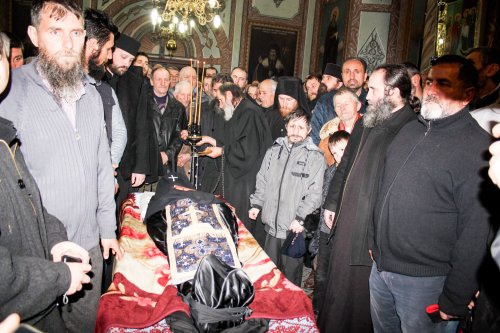 Părintele Neonil Ștefan, starețul Mănăstirii Frăsinei, a fost înmormântat Poza 63324