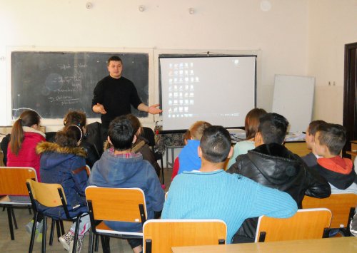 Sesiuni de informare a tinerilor din judeţul Sibiu Poza 63051