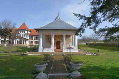 Săraca, mănăstirea de unde te întorci îmbogățit Poza 63029