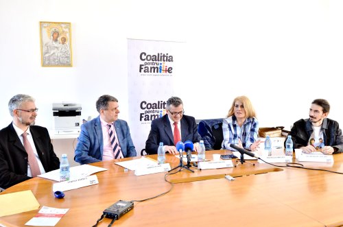 Premieră a solidarităţii societăţii civile creştine Poza 62539