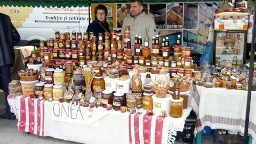 Românii, încurajați să consume produse apicole Poza 62439