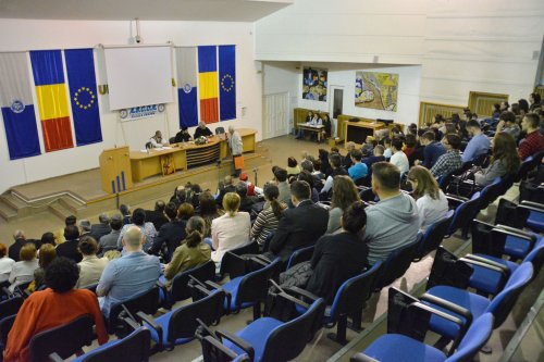 Conferinţă a PS Episcop Siluan la Universitatea din Oradea Poza 61648