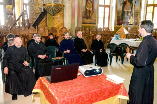 Cerc pastoral la Biserica „Sfânta Ecaterina” din Bucureşti Poza 61623