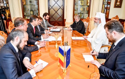 Ministrul justiţiei din Spania, în vizită la Patriarhia Română Poza 61485