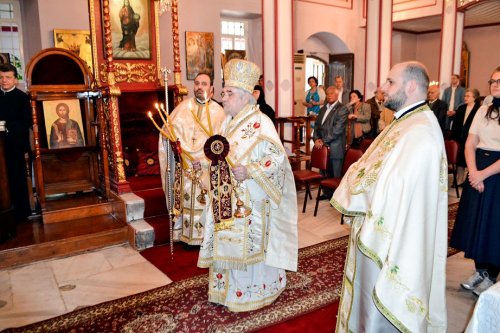 Sărbătoare pentru românii ortodocși din Istanbul Poza 60383