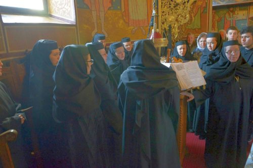Sărbătoare în Duminica Mironosiţelor la Mănăstirea Copou Poza 60277