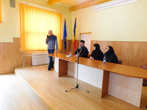 Conferința „Educație și identitate ortodoxă” la Arad Poza 60136