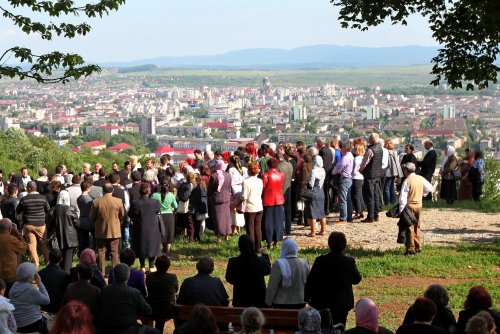 Slujiri arhiereşti în Duminica Mironosiţelor Poza 60043