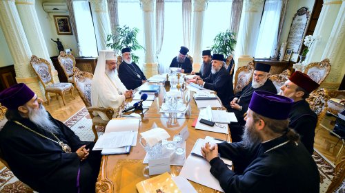 Întrunirea Sinodului mitropolitan al Mitropoliei Munteniei şi Dobrogei Poza 59724