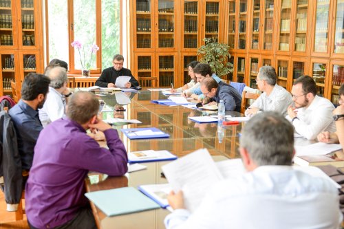 Doctoranzi italieni la Facultatea de Teologie Ortodoxă din Bucureşti Poza 59593