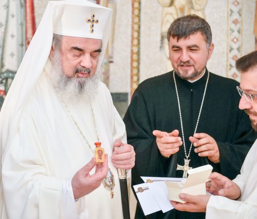 Profesori şi doctoranzi italieni la Patriarhia Română Poza 59473