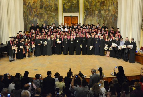 O nouă generație a absolvit Facultatea de Teologie Ortodoxă din Cluj-Napoca Poza 59226