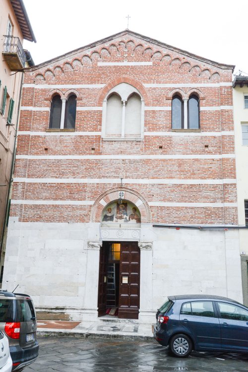 Biserica românilor din Lucca-Italia a fost sfinţită Poza 59086