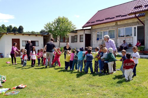 Ziua Copilului în eparhii din Muntenia Poza 59079