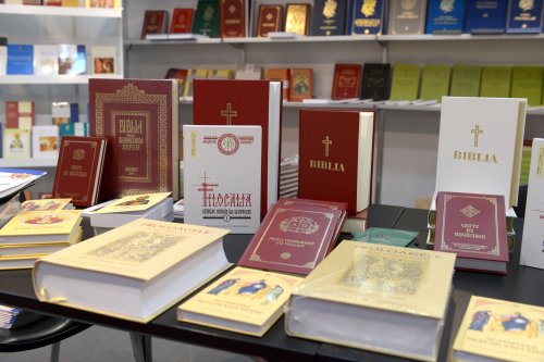 Editurile Patriarhiei Române la Bookfest 2016 Poza 58995