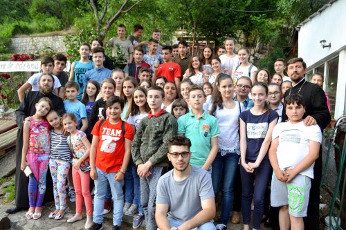 Întâlnire cu copiii și tinerii la Sasca Montană Poza 58879