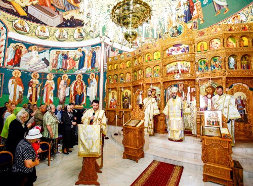 Liturghie arhierească la Biserica „Sfântul Mina” din Buzău Poza 58454