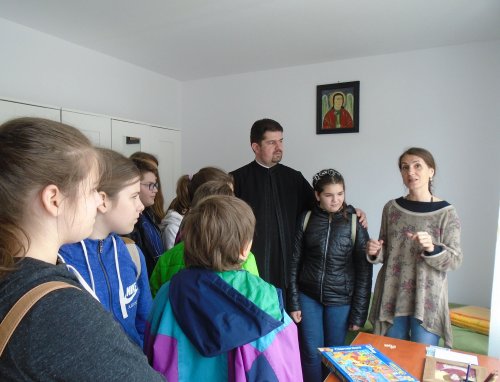 Elevi clujeni în pelerinaj la Mănăstirea Floreşti, Cluj Poza 58284